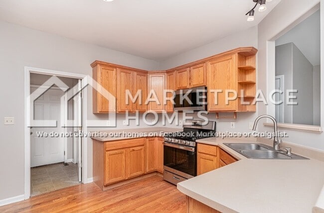 Building Photo - 313 Manning Dr