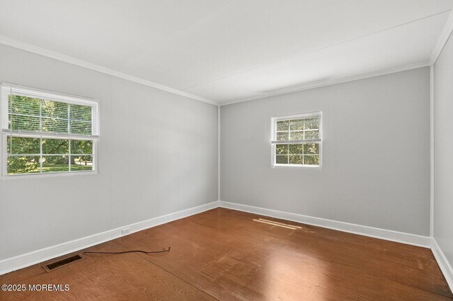 Building Photo - 565 Prospect Ave