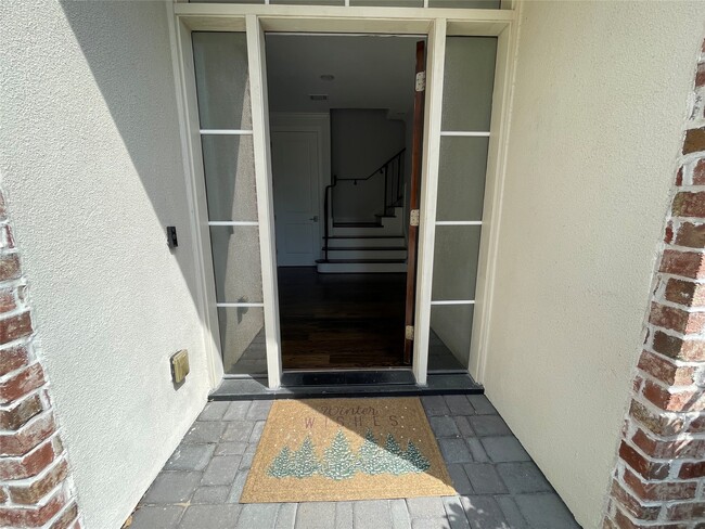 Building Photo - 15622 Broad St