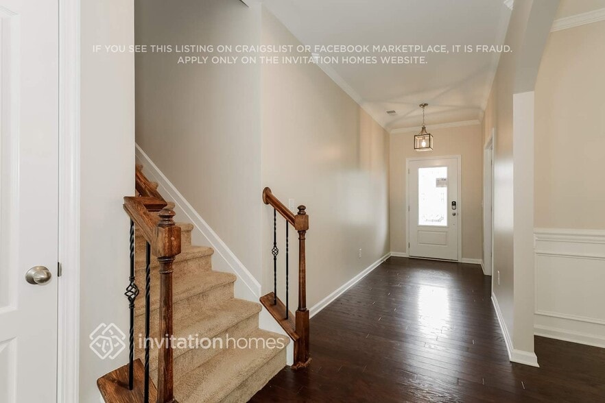 Building Photo - 16020 Hammersmith Farm Dr
