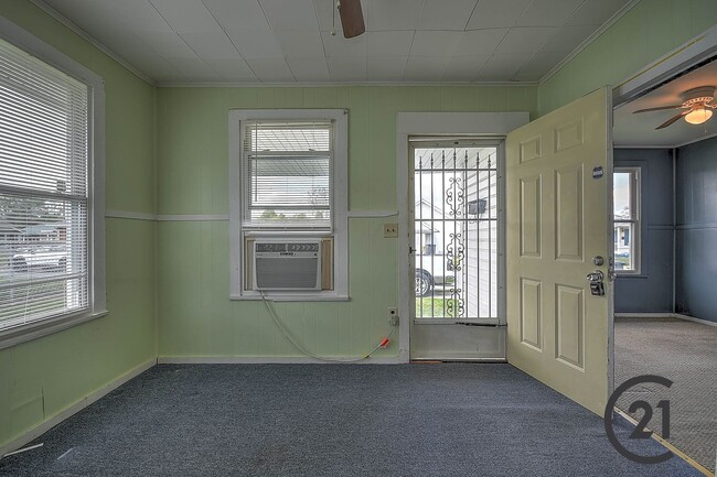 Building Photo - 1305 Willow St