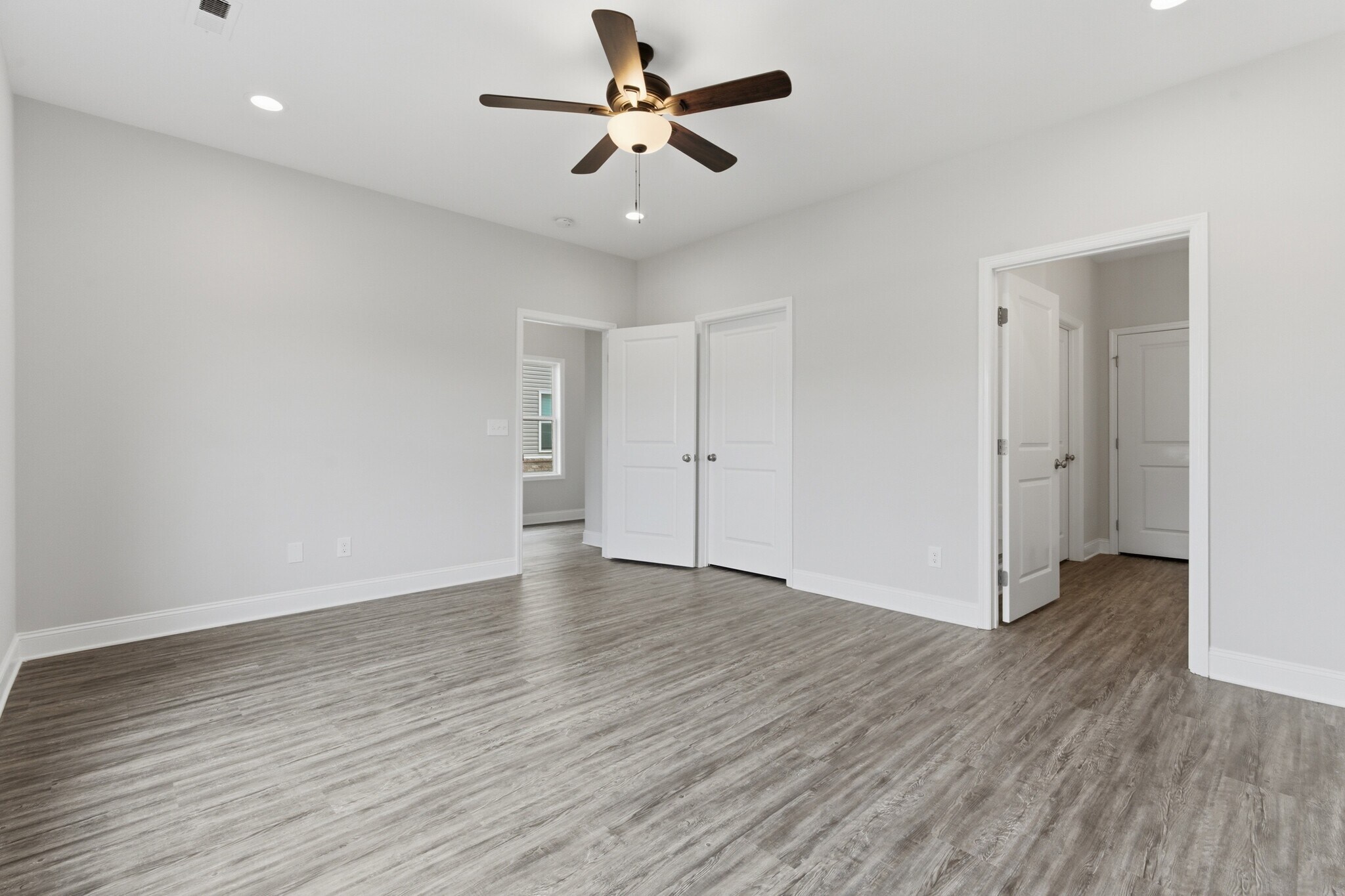 Building Photo - 3237 McClellan Way SE