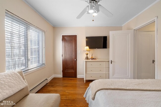 Building Photo - 476 St Clair Ave