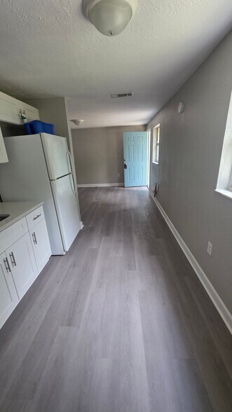 Building Photo - 101 S Forest St