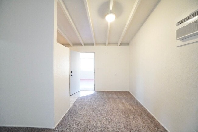 Building Photo - 6548 Stoneman Dr