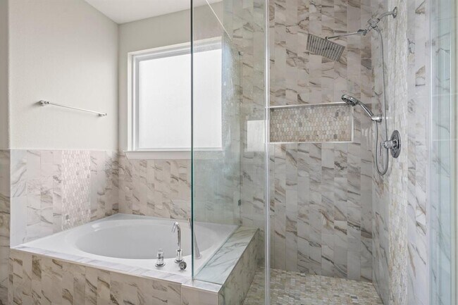 Building Photo - 18115 Fernwood Bend Dr
