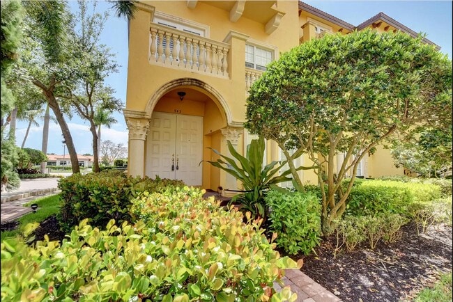 Building Photo - 545 NE 69th Cir