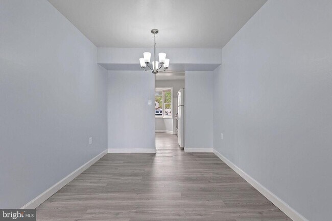 Building Photo - 8145 Community Dr