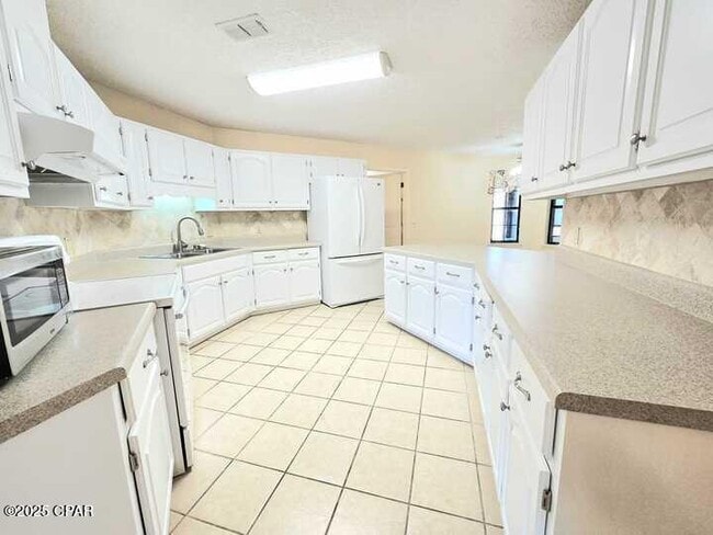 Building Photo - 5309 Robert Holmes Dr