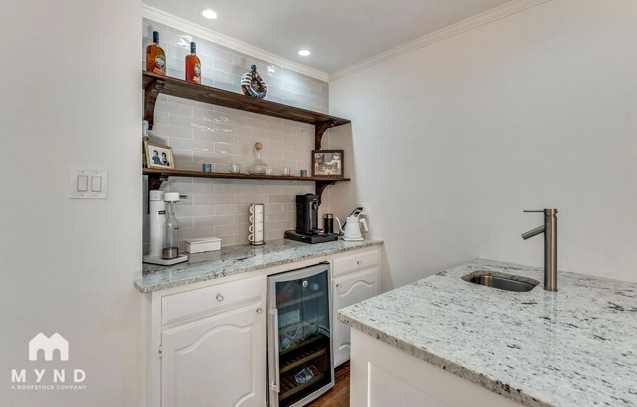 Building Photo - 2005 Crockett Ct