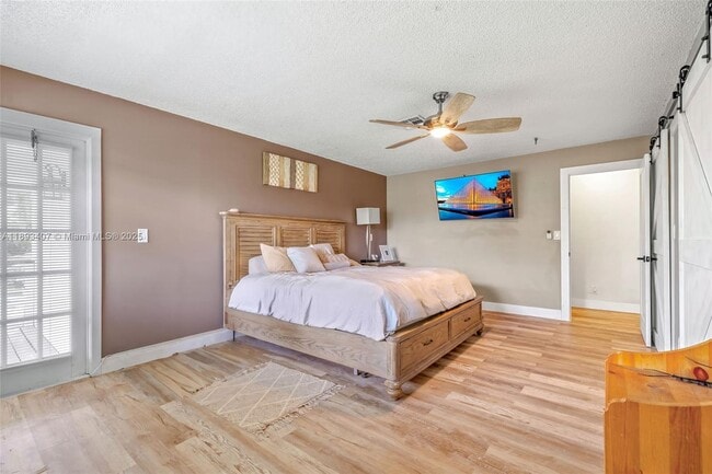 Building Photo - 16530 Royal Poinciana Ct