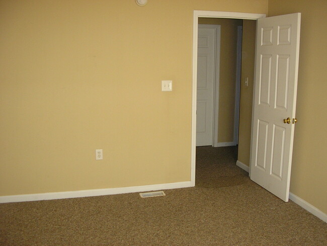 Building Photo - 109 Hillridge Ct