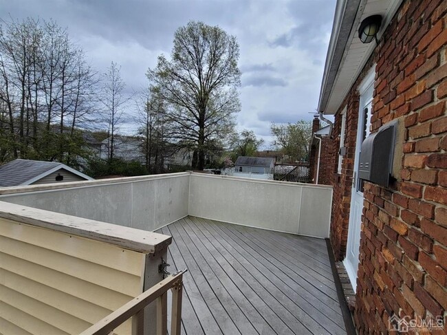 Building Photo - 94 Garfield Ave