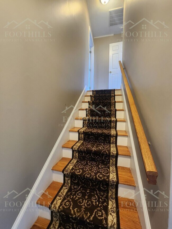 Building Photo - 235 Harbor Dr