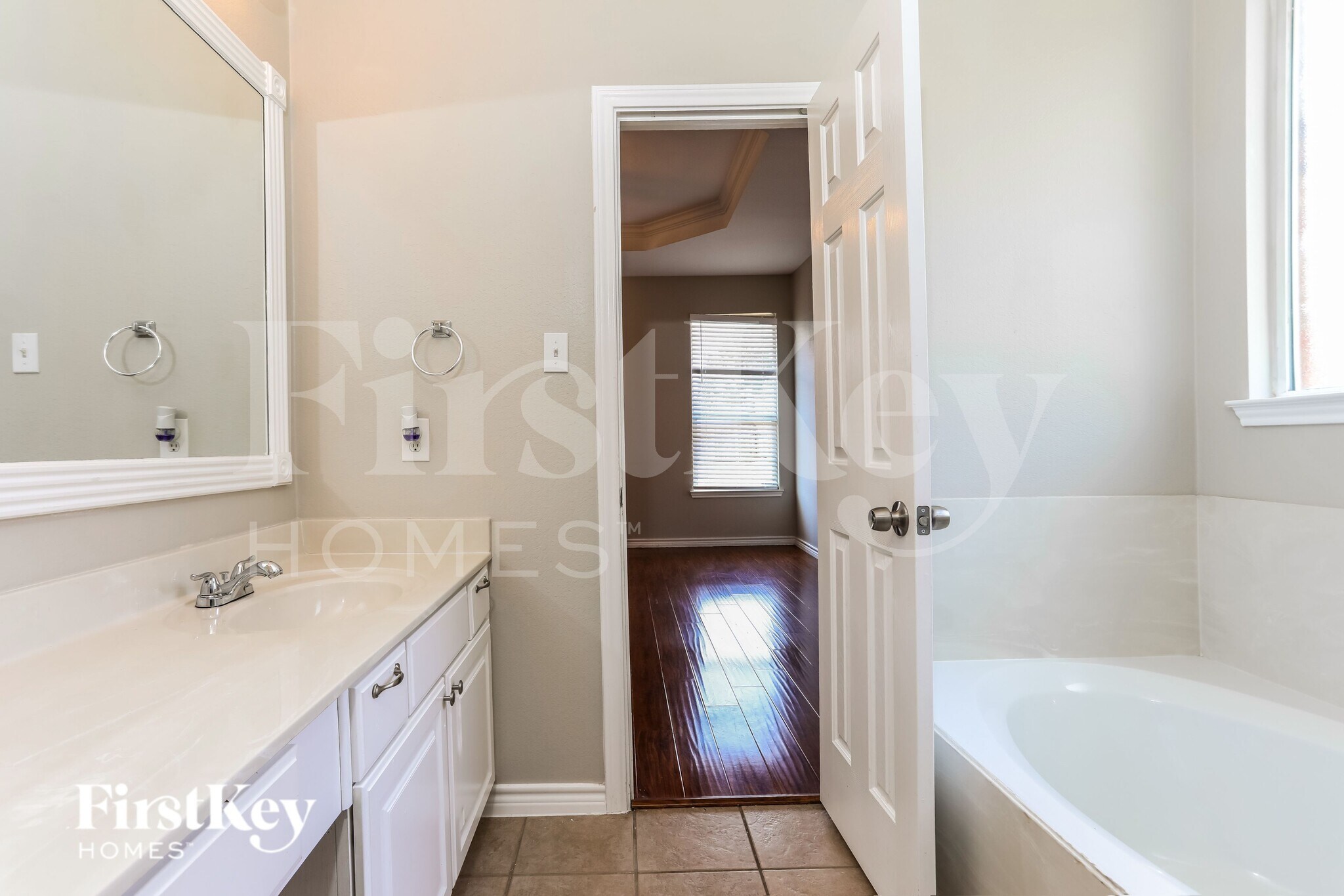 Building Photo - 1746 Summerwood Ln