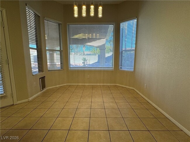 Building Photo - 8625 Desert Bird Dr