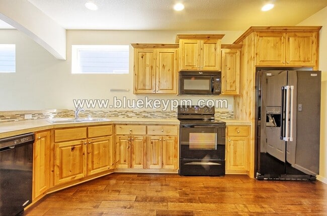 Building Photo - 3 Bed 2.5 Bath Home in Hazel Dell w/ Easy Access to I-5 and SR 500