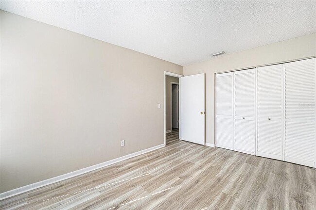 Building Photo - 10315 Fernbrook Ln