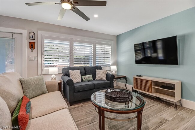 Building Photo - 3470 Lakeview Dr