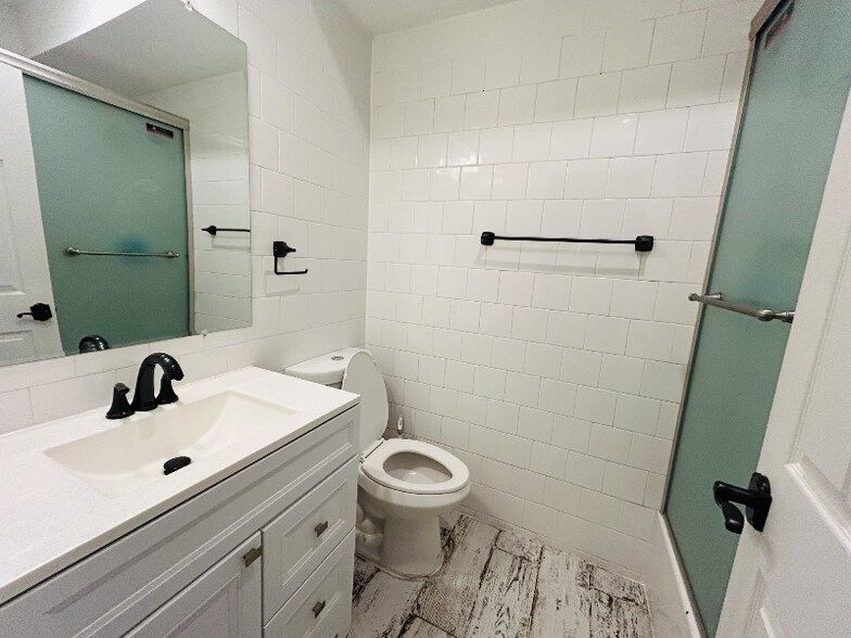 Building Photo - 15506 Symondsbury Way