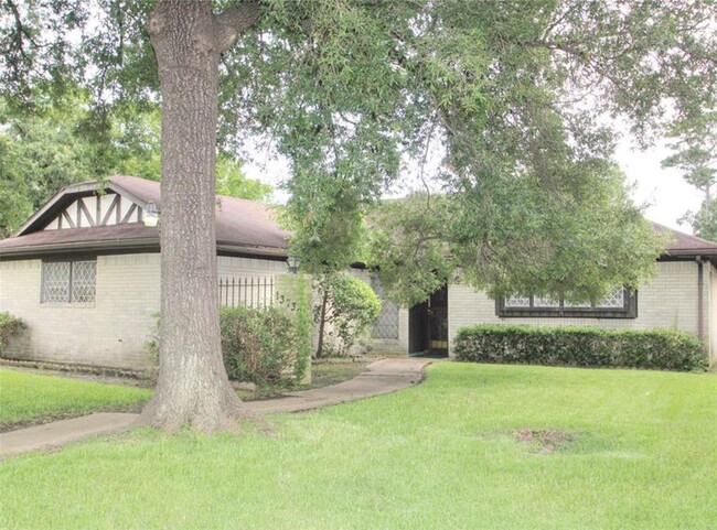 Building Photo - 13730 Oleoke Ln