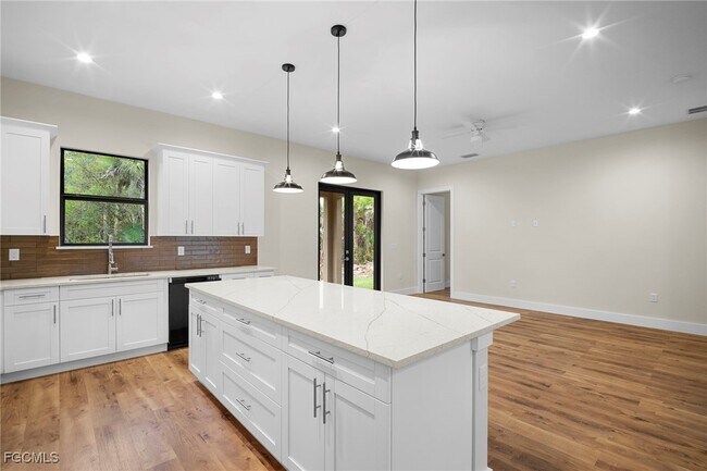 Building Photo - 3244 32nd Ave SE