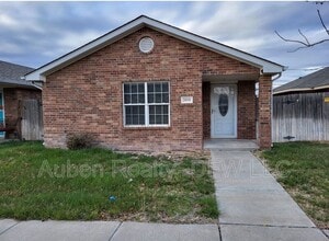 Building Photo - 2800 Steve's Way