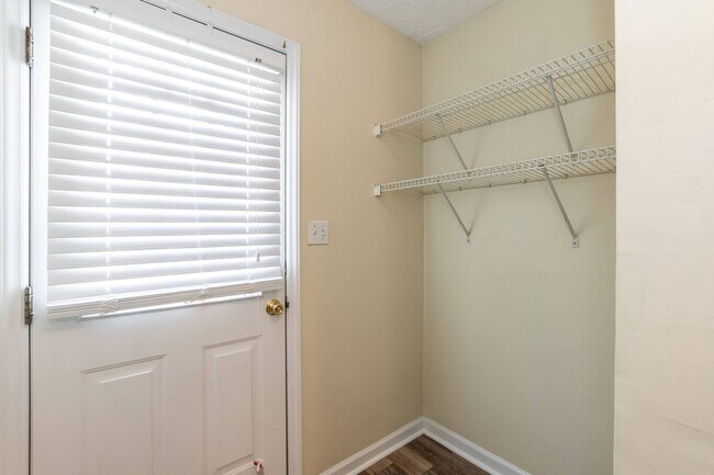 Building Photo - Wonderful 3 Bedroom Raleigh Ranch Home