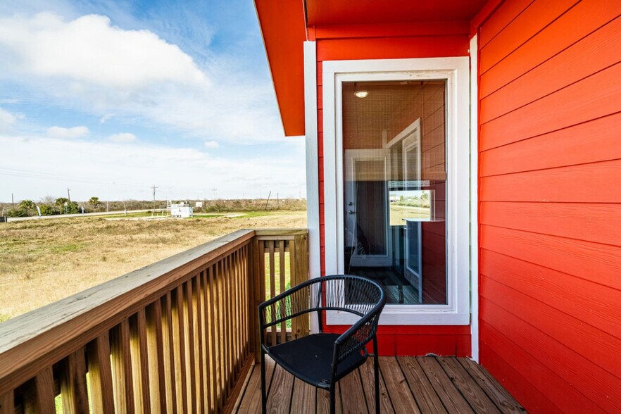 Building Photo - 920 17th St