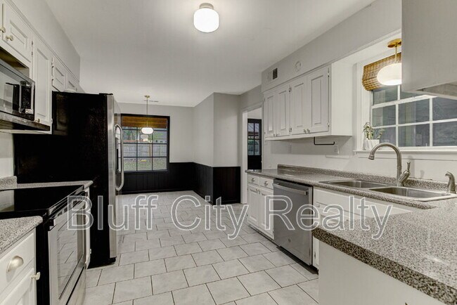 Building Photo - 6878 Kingham Cove