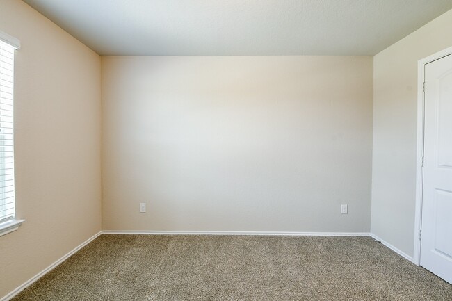 Building Photo - 16744 Lonely Pines Dr