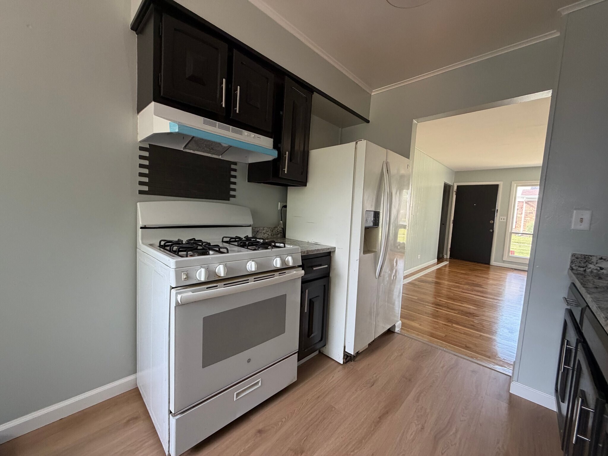 Building Photo - 1068 Bristol Ct