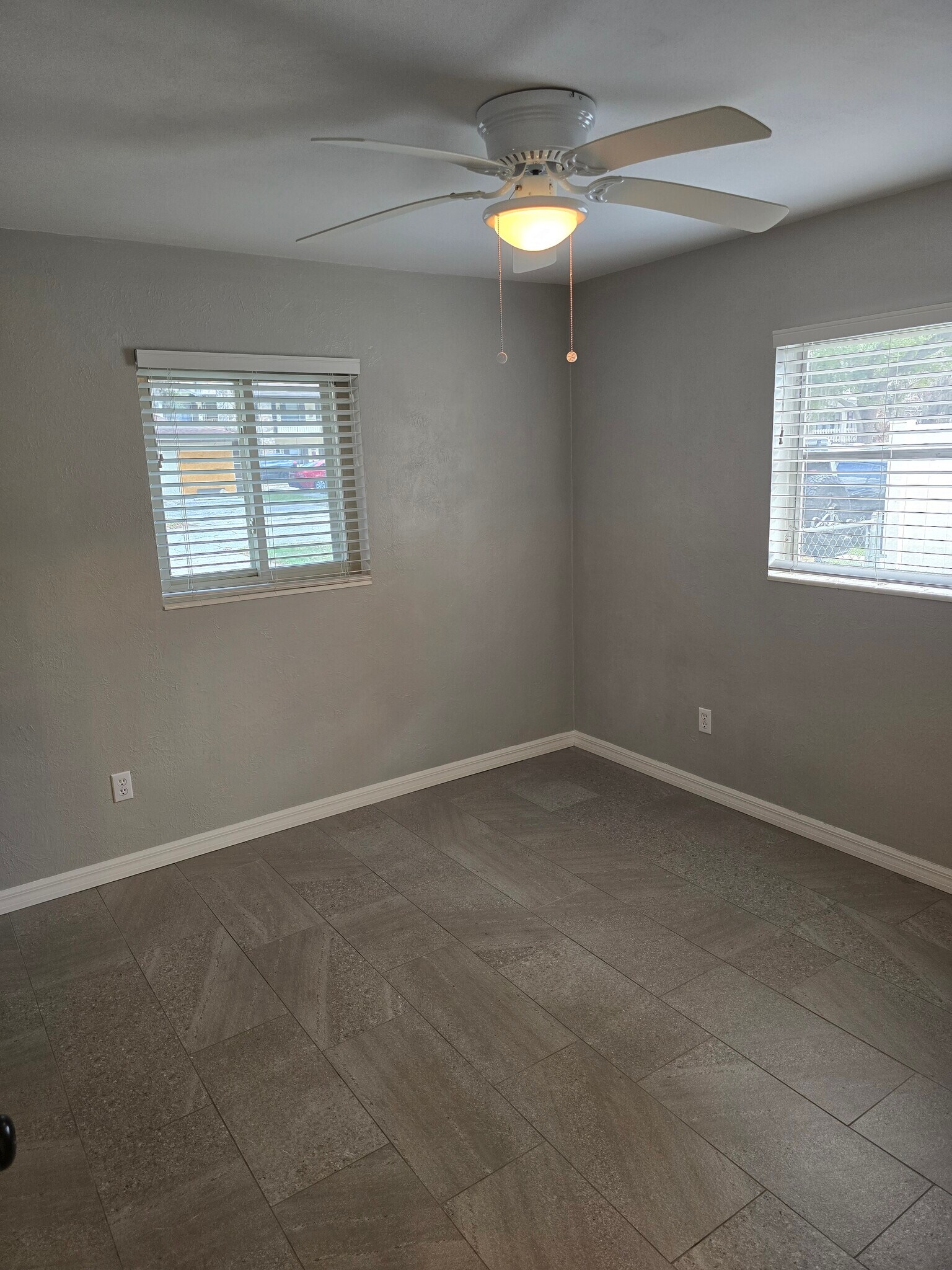 Building Photo - 650 Ave B SW