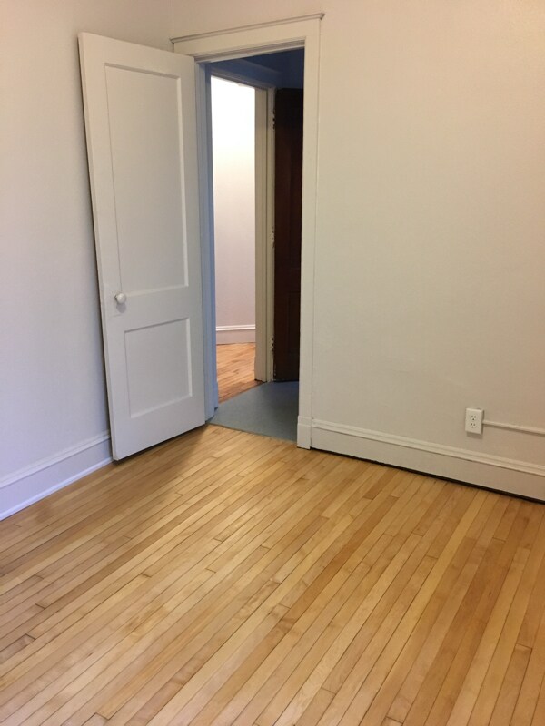 Building Photo - 317 1/2 N 4th Ave W