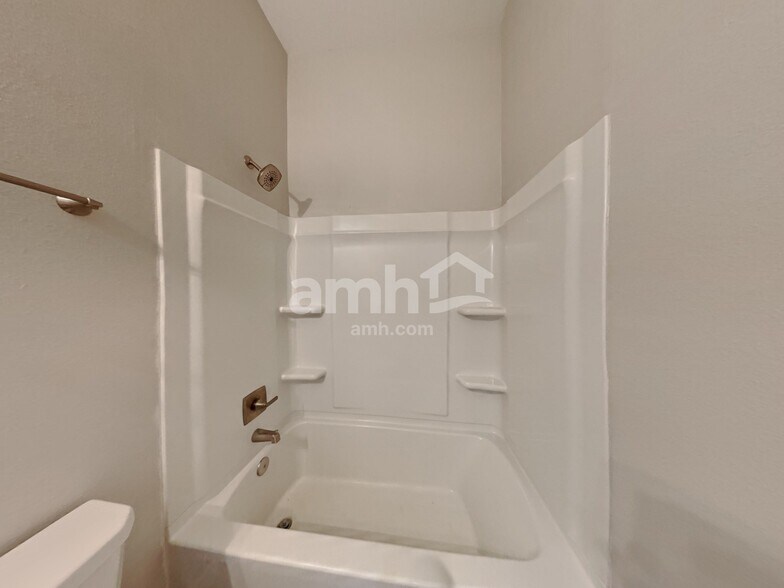 Building Photo - 6733 River Ridge Ln