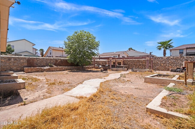 Building Photo - 5009 Cedar Sands Ln