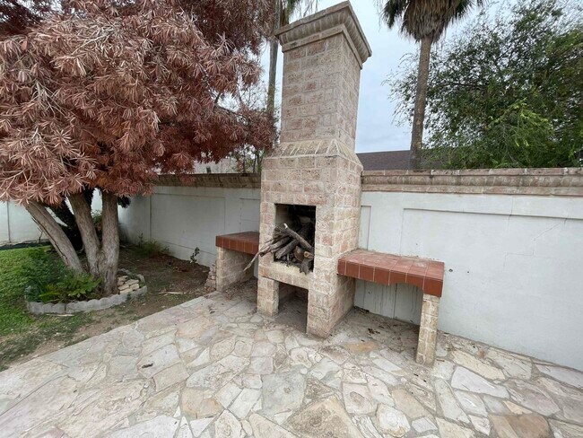 Building Photo - 2202 O'Kane St