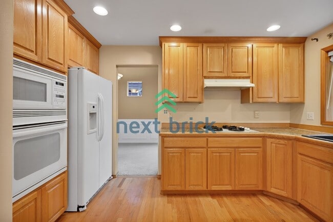 Building Photo - Spacious 4-Bedroom Retreat in Bothell with 2.5 Baths and 2454 Sq Ft of Comfort!