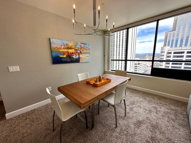 Building Photo - 450 N Arlington Ave