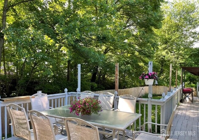 Building Photo - 56 West Side Ave