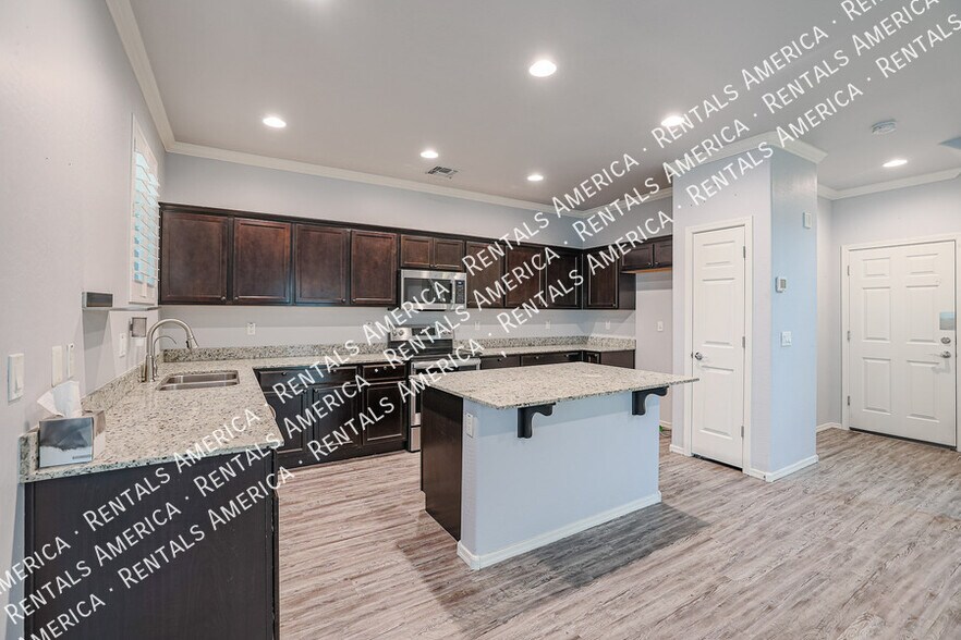 Building Photo - 2810 N 73rd Dr