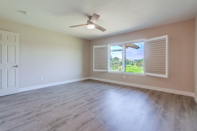 Building Photo - Gorgeous Upper Unit Condo in Fairway Knoll...