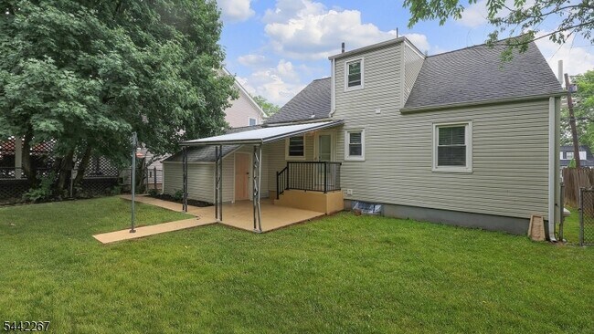 Building Photo - 1751 Mountain Ave