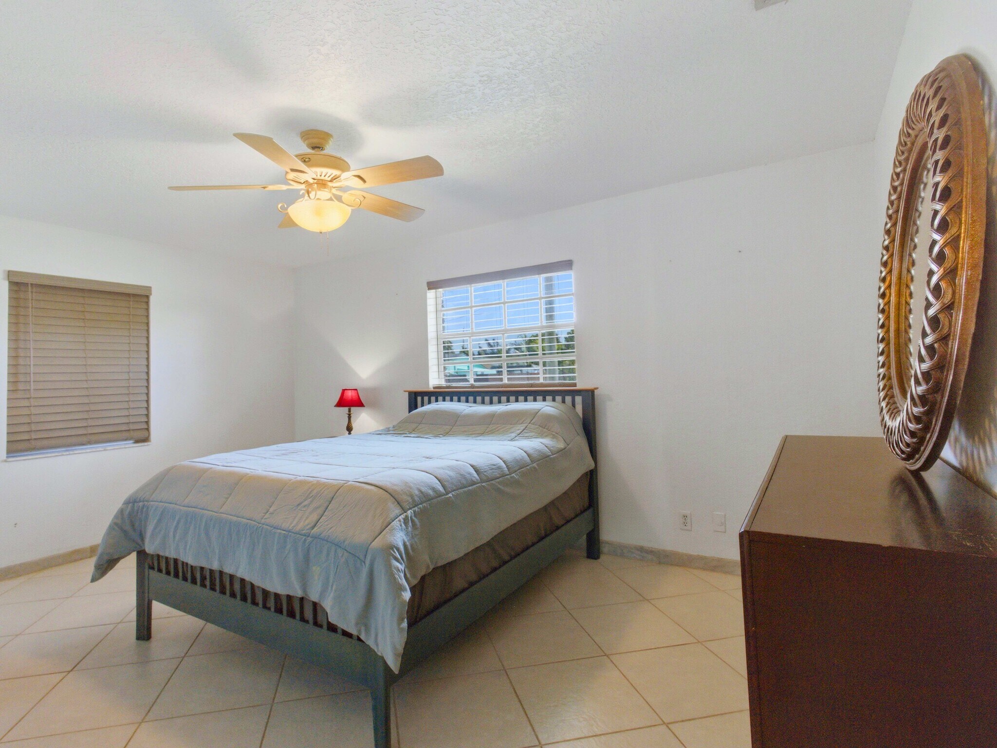 Building Photo - 6611 Venetian Dr