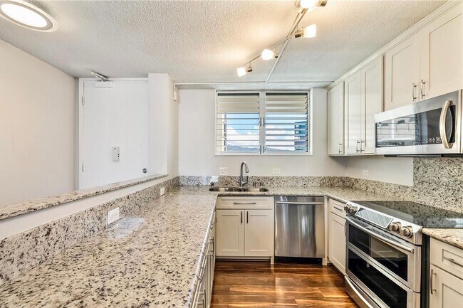 Building Photo - Great Location Awesome View and Amenities | 2-Bed 2-Bath 1-Parking