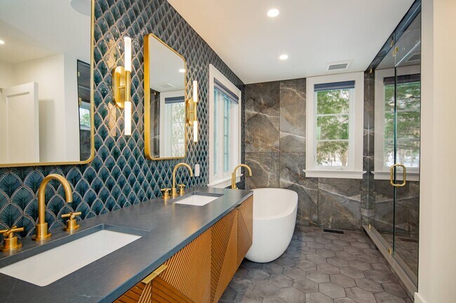 Building Photo - 41 Deep Woods Ln