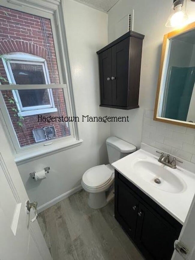 Building Photo - 3 BR North End Hagerstown