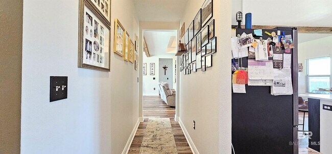 Building Photo - Single Family Home For Rent