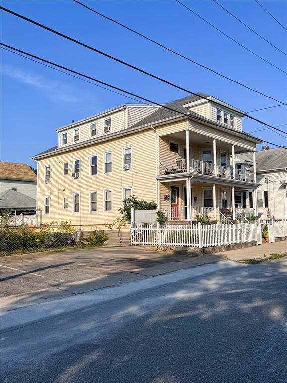 Building Photo - 190 Juniper St
