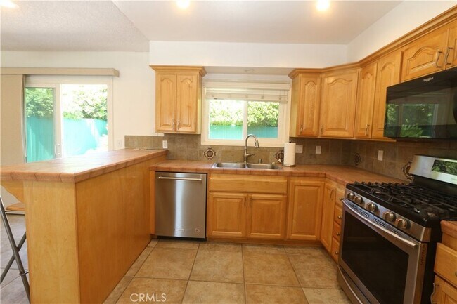Building Photo - 16572 Patricia Ln